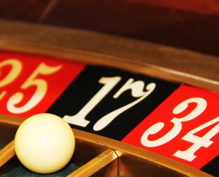 Bagaimana Baiknya Para Penjudi Bersikap Saat Bermain Roulette Online?