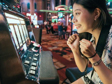 Pemain Judi Asia-Amerika Lebih Menyukai Bermain Casino Darat dibanding Online. Mengapa?