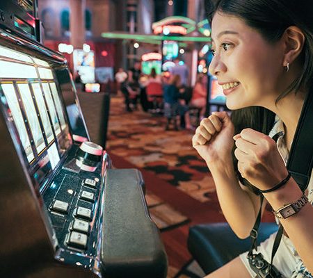 Pemain Judi Asia-Amerika Lebih Menyukai Bermain Casino Darat dibanding Online. Mengapa?